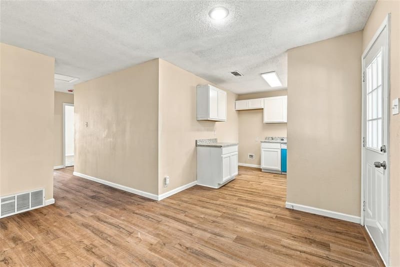 702 Jonathan Lane, Arlington TX 76010 - Photo 10