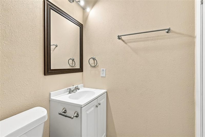 702 Jonathan Lane, Arlington TX 76010 - Photo 18