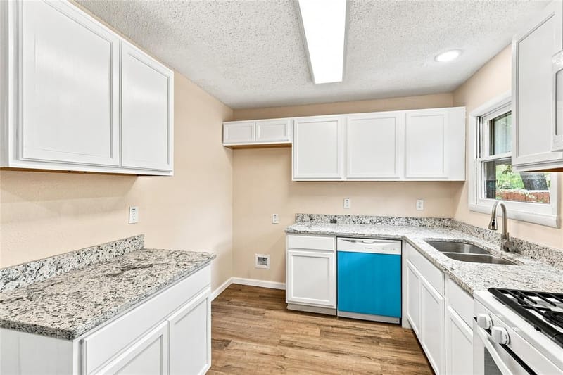 702 Jonathan Lane, Arlington TX 76010 - Photo 11