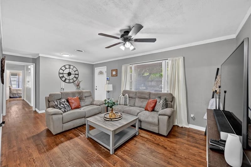 15 Page Street, Hurst TX 76053 - Photo 2
