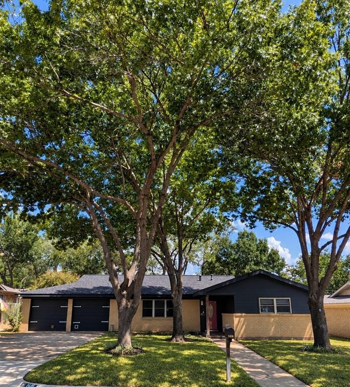1416 Brookside Drive, Hurst TX 76053