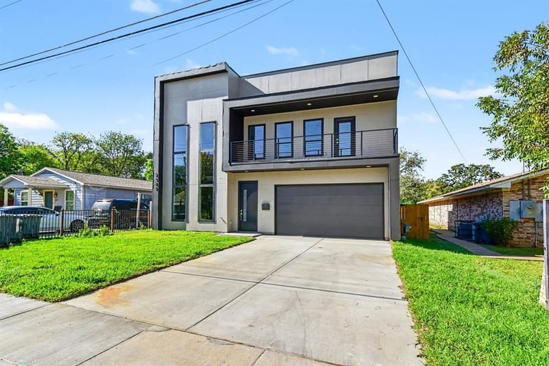 2323 Wilhurt Avenue, Dallas TX 75216 - Photo 2