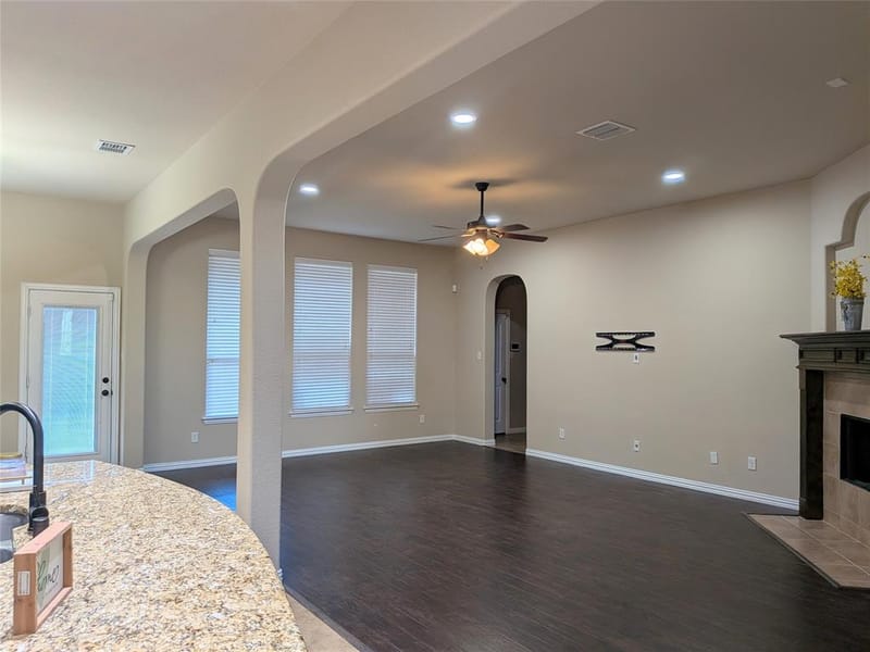 408 Valley Ridge Drive, Red Oak TX 75154 - Photo 6