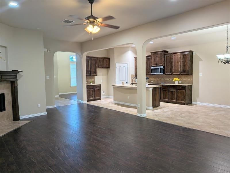 408 Valley Ridge Drive, Red Oak TX 75154 - Photo 7