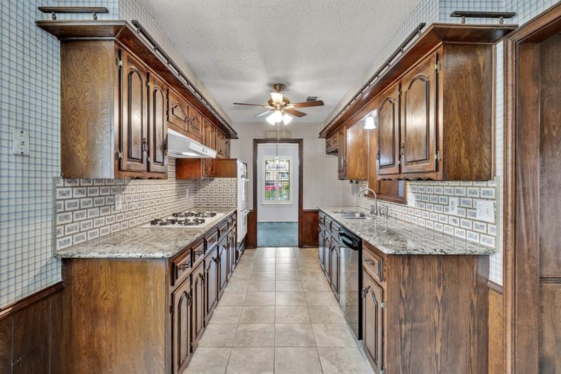 1606 Clear Point Drive, Garland TX 75041 - Photo 16
