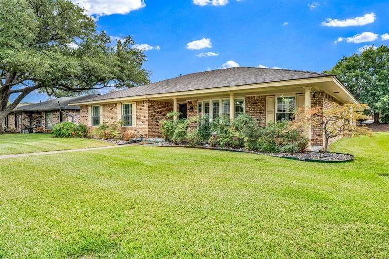 1606 Clear Point Drive, Garland TX 75041 - Photo 3