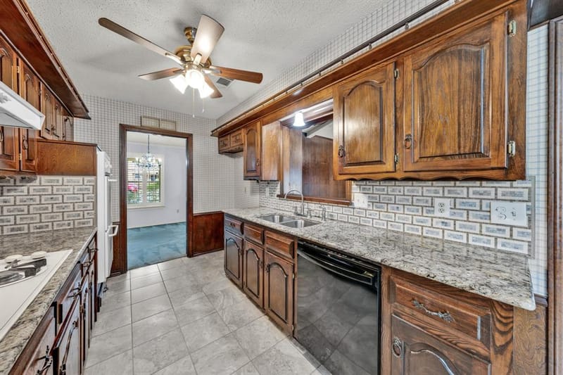 1606 Clear Point Drive, Garland TX 75041 - Photo 19