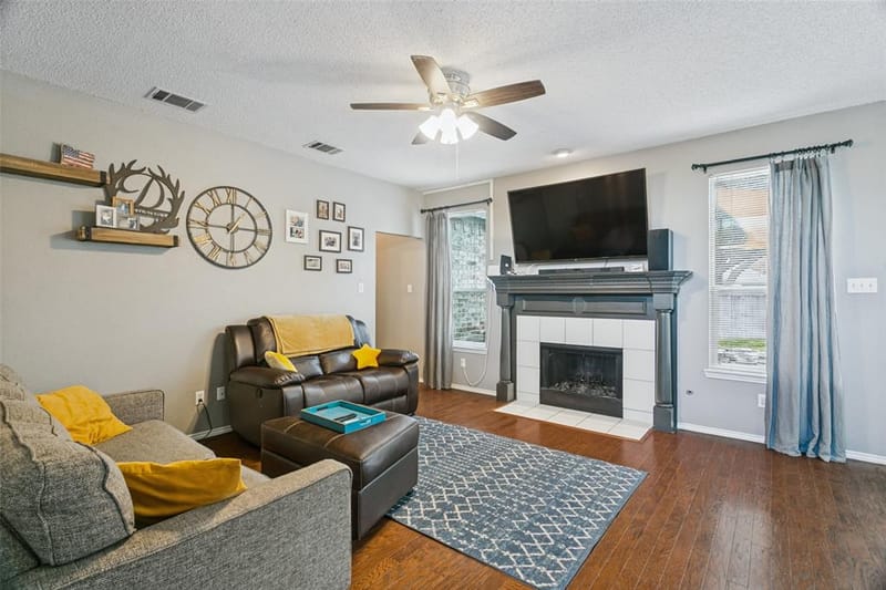 1400 Wentworth Drive, Lewisville TX 75067 - Photo 2