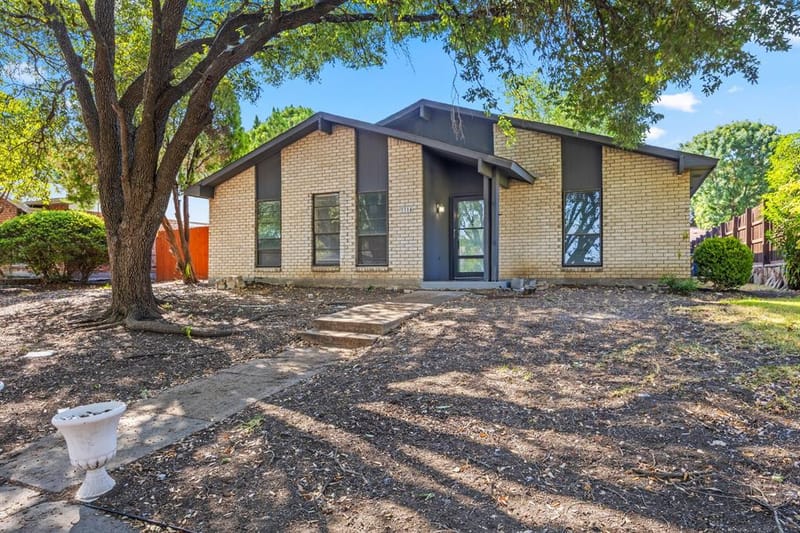 3314 Excalibur Circle, Garland TX 75044