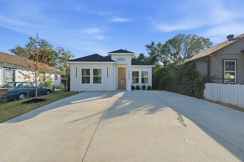 1535 Caldwell Street, Dallas TX 75223 - Photo 2