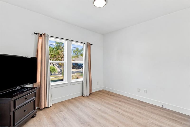 1535 Caldwell Street, Dallas TX 75223 - Photo 22