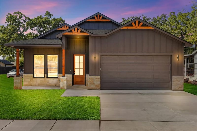 4918 Sunshine Drive, Fort Worth TX 76105 - Photo 2