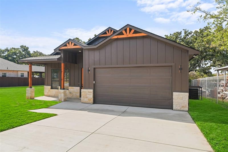 4918 Sunshine Drive, Fort Worth TX 76105 - Photo 3