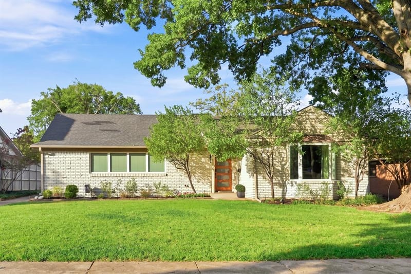 6211 Town Hill Lane, Dallas TX 75214 - Photo 2