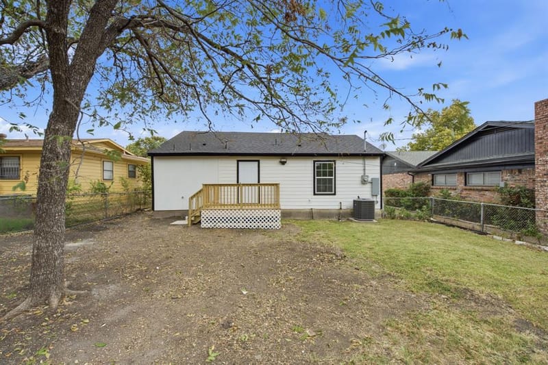 1244 E Mulkey Street, Fort Worth TX 76104 - Photo 24