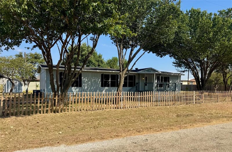 7201 Pica Drive, Alvarado TX 76009