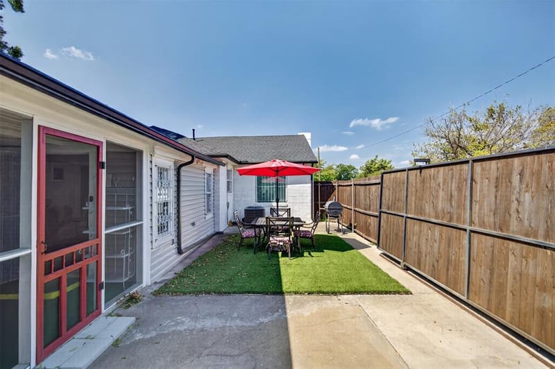 2122 Berwick Avenue, Dallas TX 75203 - Photo 6