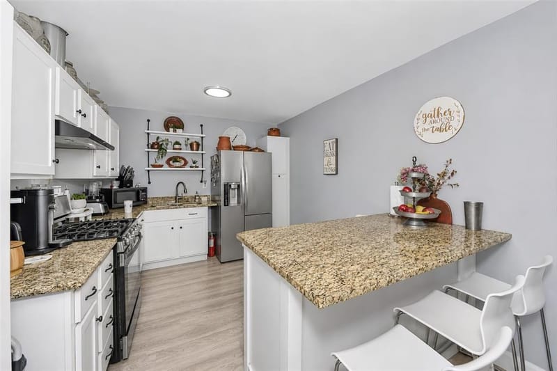 1714 Meadowbrook Lane, Irving TX 75061 - Photo 6