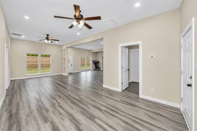 1714 Meadowbrook Lane, Irving TX 75061 - Photo 18