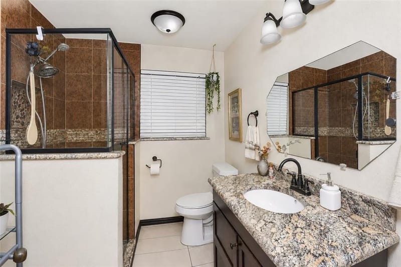 1714 Meadowbrook Lane, Irving TX 75061 - Photo 11