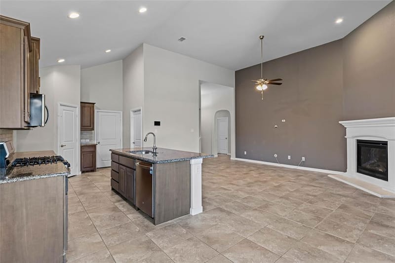 629 Dunster Lane, Saginaw TX 76131 - Photo 7