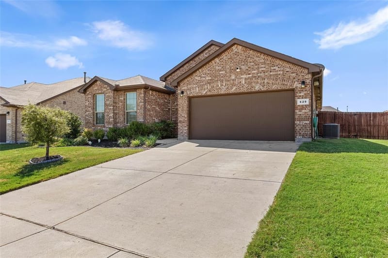 629 Dunster Lane, Saginaw TX 76131