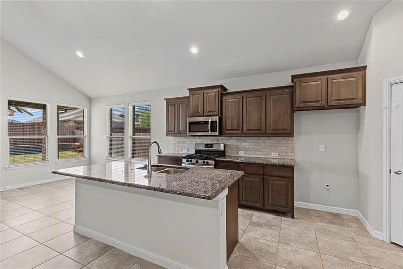 629 Dunster Lane, Saginaw TX 76131 - Photo 9