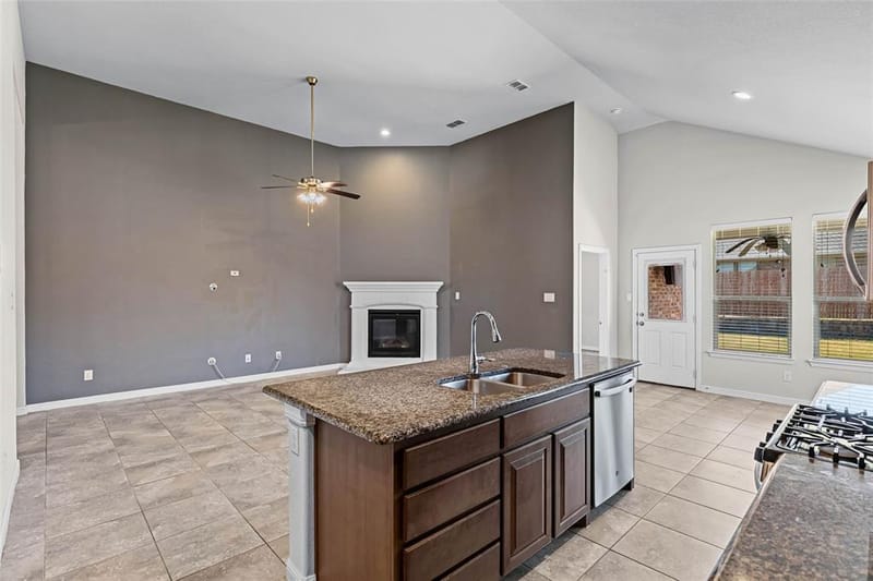 629 Dunster Lane, Saginaw TX 76131 - Photo 8