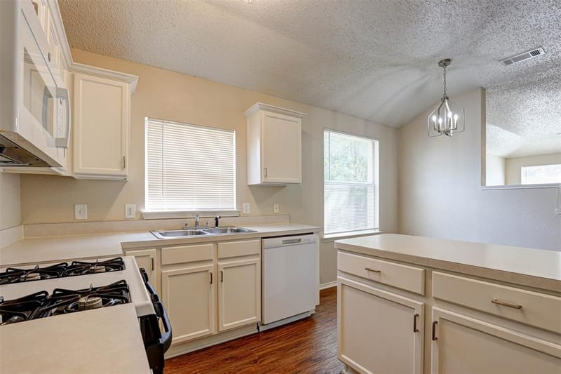 1815 Citadel Drive, Glenn Heights TX 75154 - Photo 12