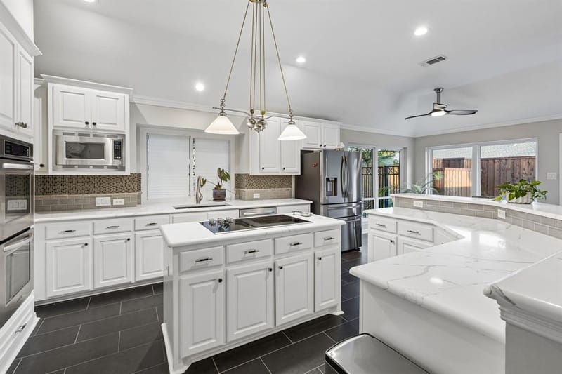 4404 Briar Hollow Drive, Plano TX 75093 - Photo 10