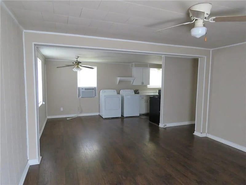 203 S Kouns Street, Cleburne TX 76031 - Photo 14