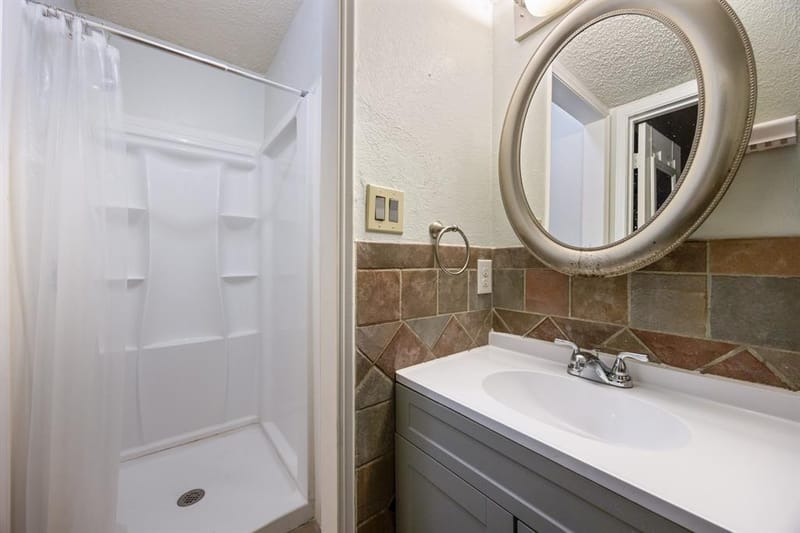 4305 Hudson Avenue, Grand Prairie TX 75052 - Photo 26