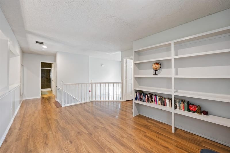 4305 Hudson Avenue, Grand Prairie TX 75052 - Photo 22