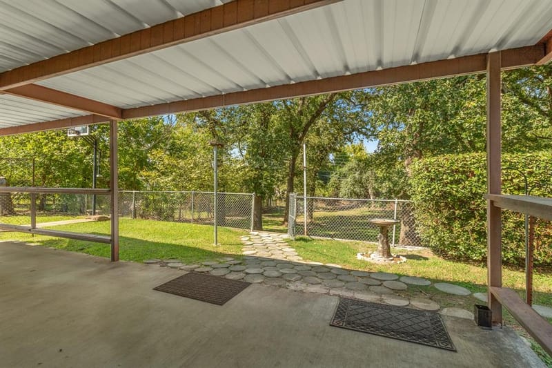 125 Glenhaven Drive, Azle TX 76020 - Photo 7