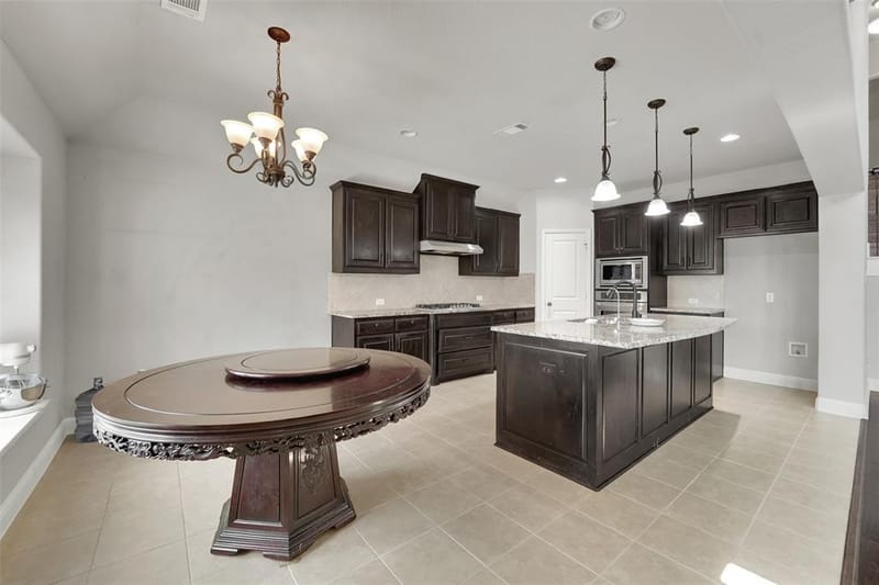 2743 Chimney Rock Road, Burleson TX 76028 - Photo 8