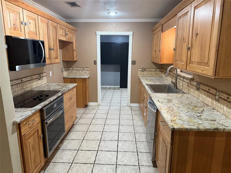 2817 NE 11th Street, Mineral Wells TX 76067 - Photo 12