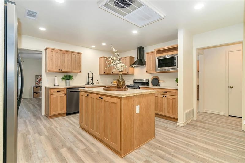 6212 Westover Drive, Granbury TX 76049 - Photo 9