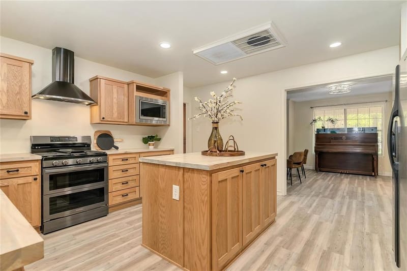 6212 Westover Drive, Granbury TX 76049 - Photo 11