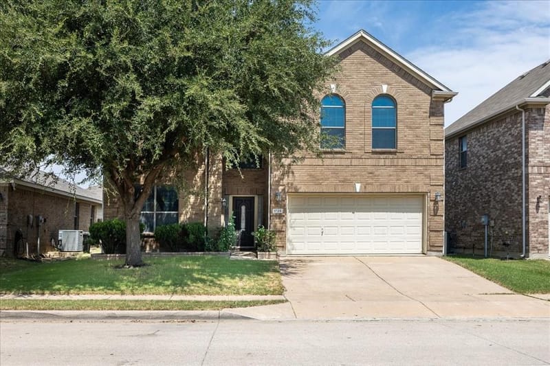 1725 Birds Eye Road, Fort Worth TX 76177