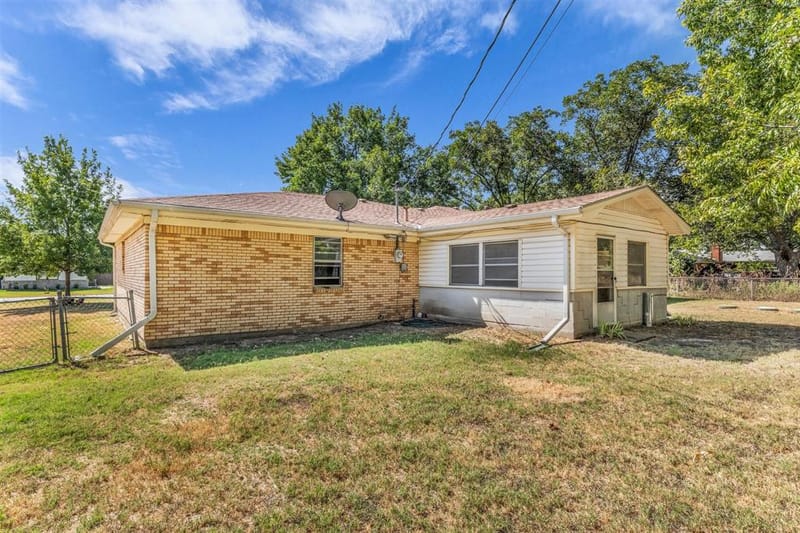 896 Randy Drive, Woodway TX 76712 - Photo 32