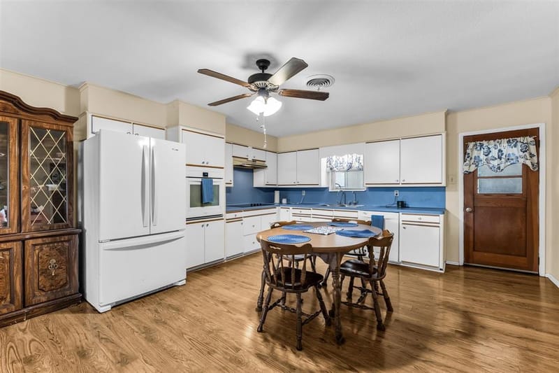 896 Randy Drive, Woodway TX 76712 - Photo 10