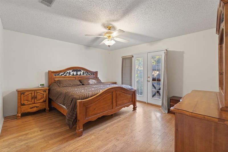 649 Parkridge Boulevard, Burleson TX 76028 - Photo 13