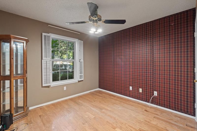 649 Parkridge Boulevard, Burleson TX 76028 - Photo 16