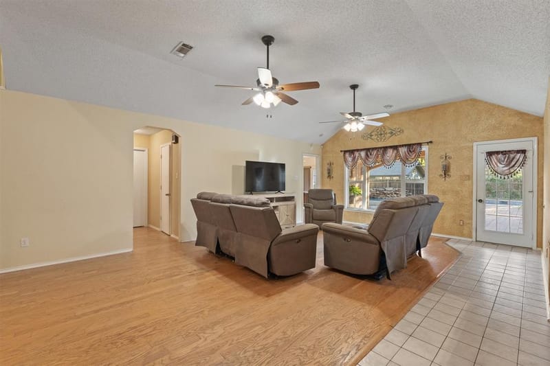 649 Parkridge Boulevard, Burleson TX 76028 - Photo 7
