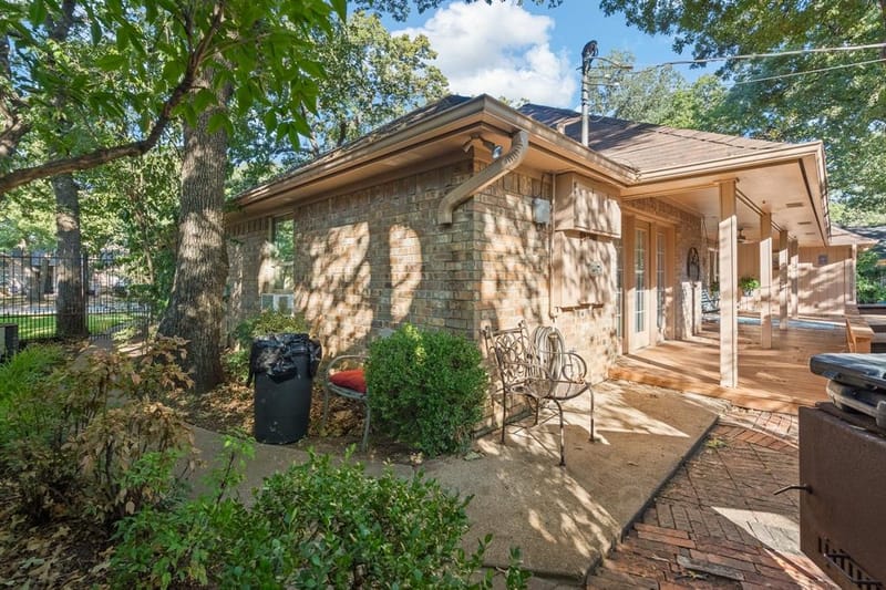 649 Parkridge Boulevard, Burleson TX 76028 - Photo 32