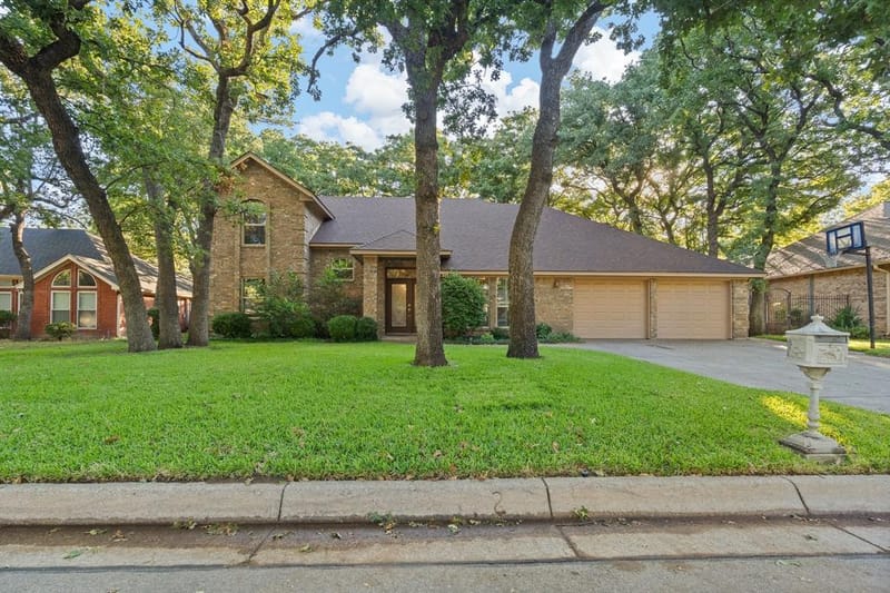 649 Parkridge Boulevard, Burleson TX 76028