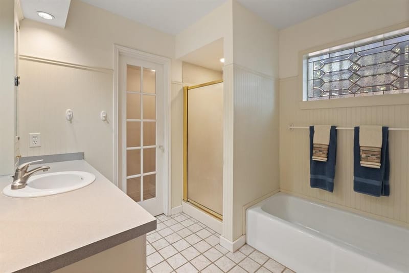 649 Parkridge Boulevard, Burleson TX 76028 - Photo 15