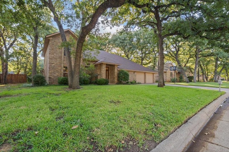 649 Parkridge Boulevard, Burleson TX 76028 - Photo 35
