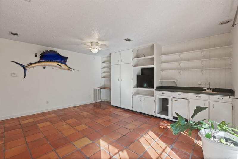 649 Parkridge Boulevard, Burleson TX 76028 - Photo 25