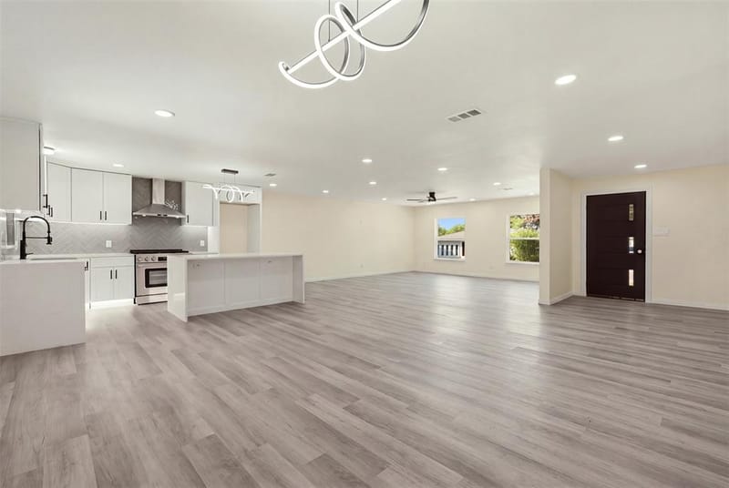 3030 Mark Twain Drive, Farmers Branch TX 75234 - Photo 2